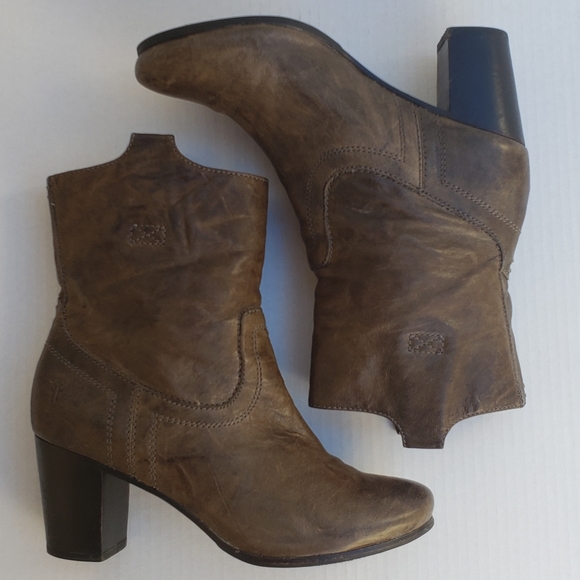 Frye Shoes - FRYE Carson Mid Heel Short Boots. Size 8!
